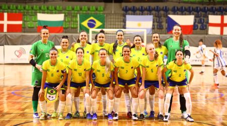 No Teatrão Brasil goleia Argentina por 8 a 1 no Mundial de Futsal de Surdos