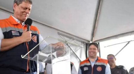 Nova balsa para travessia entre São Sebastião e Ilhabela