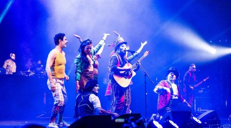 Teatro Mágico retorna ao Vale do Paraíba com show histórico