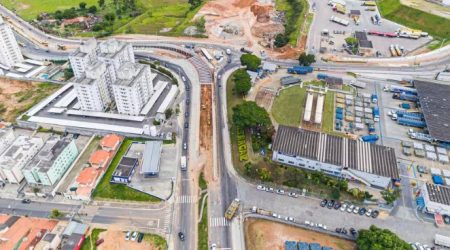 Obra em túnel interdita vias na zona leste de São José dos Campos