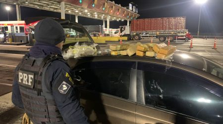 PRF prende motorista de aplicativo transportando 10kg de maconha na via Dutra, em Jacareí
