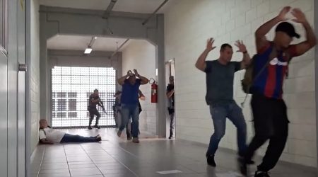 Polícia Militar realiza simulado de agressor ativo em escola na FATEC São José, aprimorando a segurança e pronta resposta