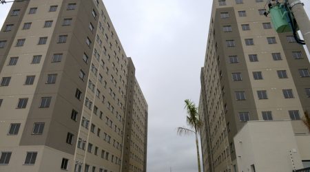 Programa Casa Paulista entrega 67 moradias em São José dos Campos com subsídio de R$ 13 mil