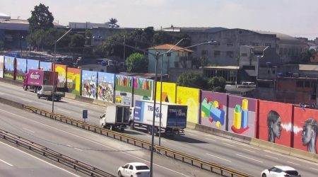 Projeto Grafite transforma barreiras da Via Dutra em galeria a céu aberto em Guarulhos