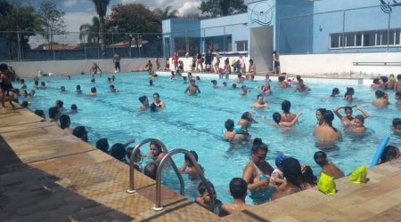 Projeto Verão piscinas vão abrir também durante a semana