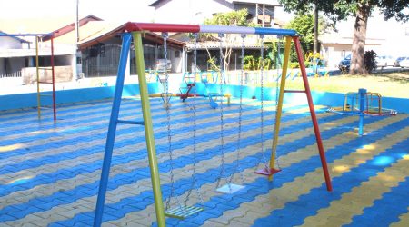 Proteção e higiene com piso de borracha em mais 30 parquinhos