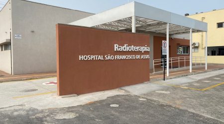 Hospital São Francisco de Jacareí é habilitado para oferecer radioterapia pelo SUS