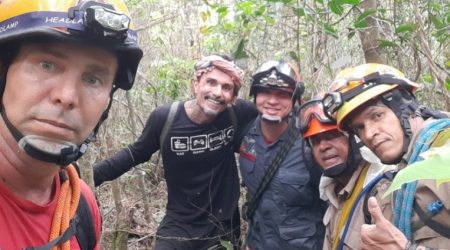Resgate em trilha mobiliza bombeiros em Ilhabela