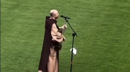 Romário e Frei Gilson transformam o Martins Pereira em palco de solidariedade