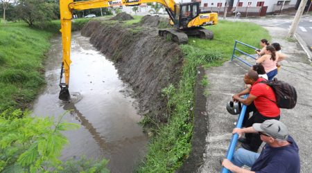 São José realiza desassoreamento de 60 KM de córregos para evitar enchentes
