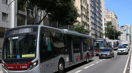 São Paulo tem greve de ônibus e rodízio suspenso nesta quarta