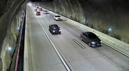 Serra Antiga da Tamoios segue fechada e trânsito opera em comboio pela Serra Nova