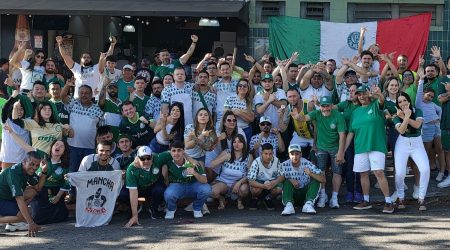 Torcida reunida em São José dos Campos