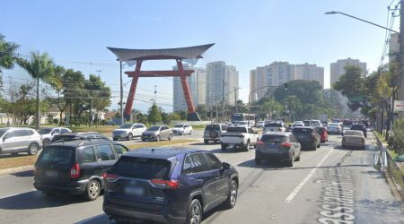 Trânsito no Jardim Aquarius gera lentidão nesta sexta devido a semáforo