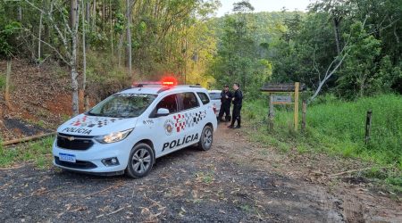 Três caminhões furtados são localizados na Estrada do Turvo