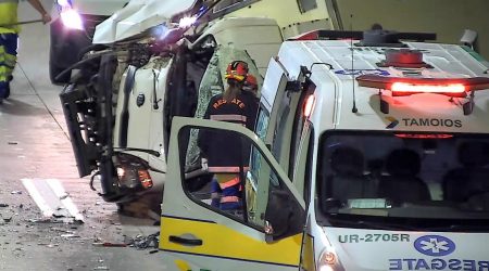 Túnel da Tamoios registra acidente e tráfego para por 1 hora