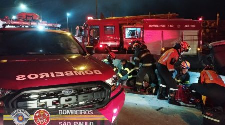 Capotamento na Rodovia Dom Pedro em Jacareí deixa 4 feridos