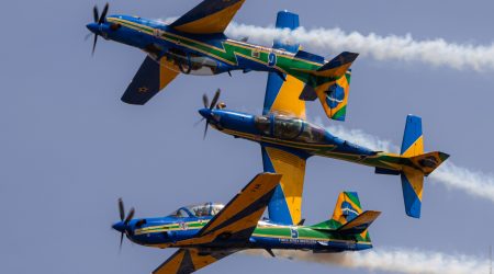 Show no céu: São José recebe esquadrilha da fumaça