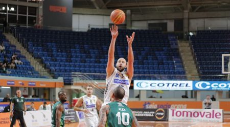 Em jogo decisivo, São José Basketball vence o Bauru e lidera o Grupo B