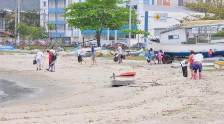 Caraguatatuba realiza limpeza de praias e manguezal neste final de semana