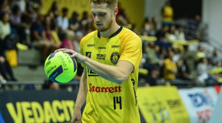 Bruno Biella é o novo central do Vôlei São José