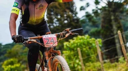Após vencer o sedentarismo, atleta de Lorena se destaca no ciclismo e inspira superação