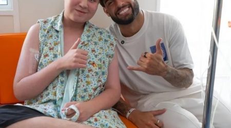 Yuri Alberto visita hospital do GACC em São José dos Campos