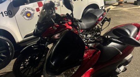 PM prende suspeitos sul de São José dos Campos e recupera motos furtadas na região