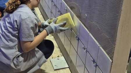 Com foco na capacitação de mulheres para a construção civil, Aconvap abre curso gratuito em São José dos Campos
