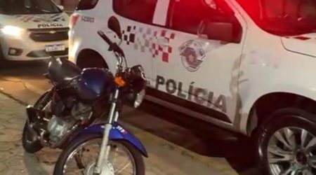Homem é apreendido com motocicleta furtada e entorpecente em Lorena