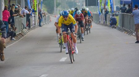 Volta Ciclística em São José dos Campos reúne mais de 300 atletas