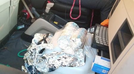 Rodoanel é bloqueado por suspeita de bomba em carreta; Gate foi acionado e motorista desmaiou na cabine durante a operação