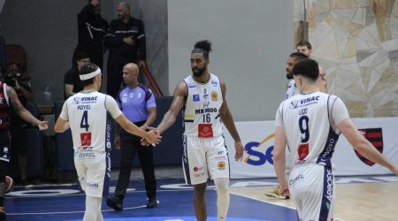 Flamengo e São José Basketball se enfrentam em jogo único da Copa Super 8 no Maracanãzinho