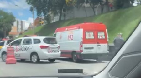 Acidente no Fundo do Vale, em São José dos Campos, resultou na morte de dois jovens na manhã deste domingo (1)