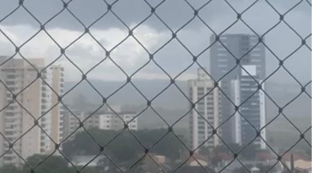 Granizo e chuva intensa atingiram bairros de São José dos Campos