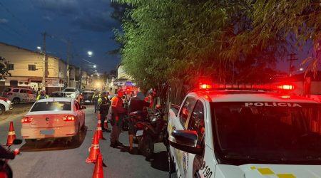 Operação da Polícia Militar em Cruzeiro reuniu diversas forças de segurança e intensificou fiscalizações na cidade