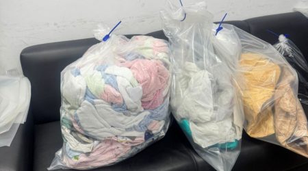 Polícia apreendeu peças de roupas furtadas em shopping de São José dos Campos
