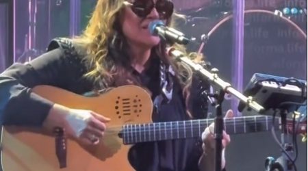 Ana Carolina emociona São José dos Campos com show histórico pelos 25 anos de carreira