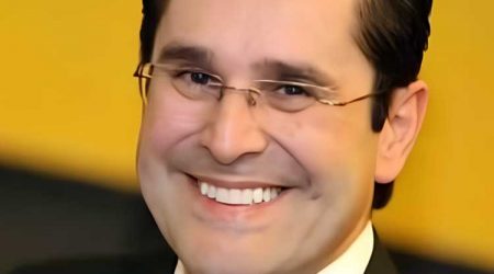 Morre Bob Floriano, jornalista e lendária voz das Casas Bahia, aos 64 anos