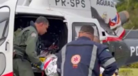 Casal cai no mar no Bonete, em Ilhabela, e homem é socorrido em estado grave