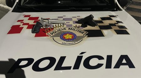 Após briga com marido, mulher é presa por disparos de arma de fogo em condomínio de Caçapava