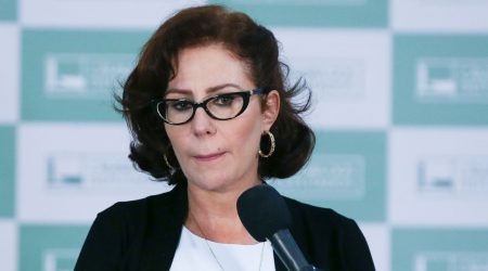 PGR pede ao STF prisão de Carla Zambelli após parlamentar deixar o Brasil