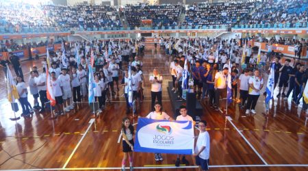 4.000 alunos se reúnem na abertura de 35° Jogos Escolares de SJC