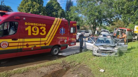 colisão frontal, rodovia SP-055, Corpo de Bombeiros, Samu