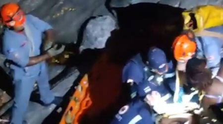 Turista sofre queda em costeira na Praia do Curral, em Ilhabela, e é socorrida com suspeita de fratura