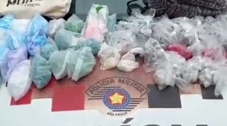 PM estoura 'casa bomba', prende traficante e apreende 5 mil porções de drogas em Ubatuba