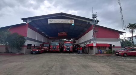 Bebê de 2 meses engasgada com leite materno é salva por bombeiros em Caraguatatuba