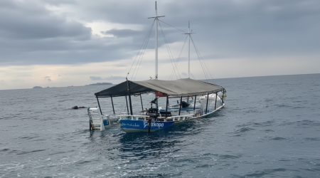 Embarcação fica à deriva e é resgatada após pane mecânica em Ubatuba