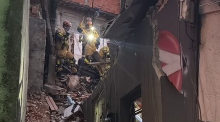 Explosão de gás destrói casas, deixa um morto e feridos no Jaguaré, em São Paulo