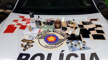 Criminoso corre de shopping, é abordado e preso por furtar itens de dentro de veículo